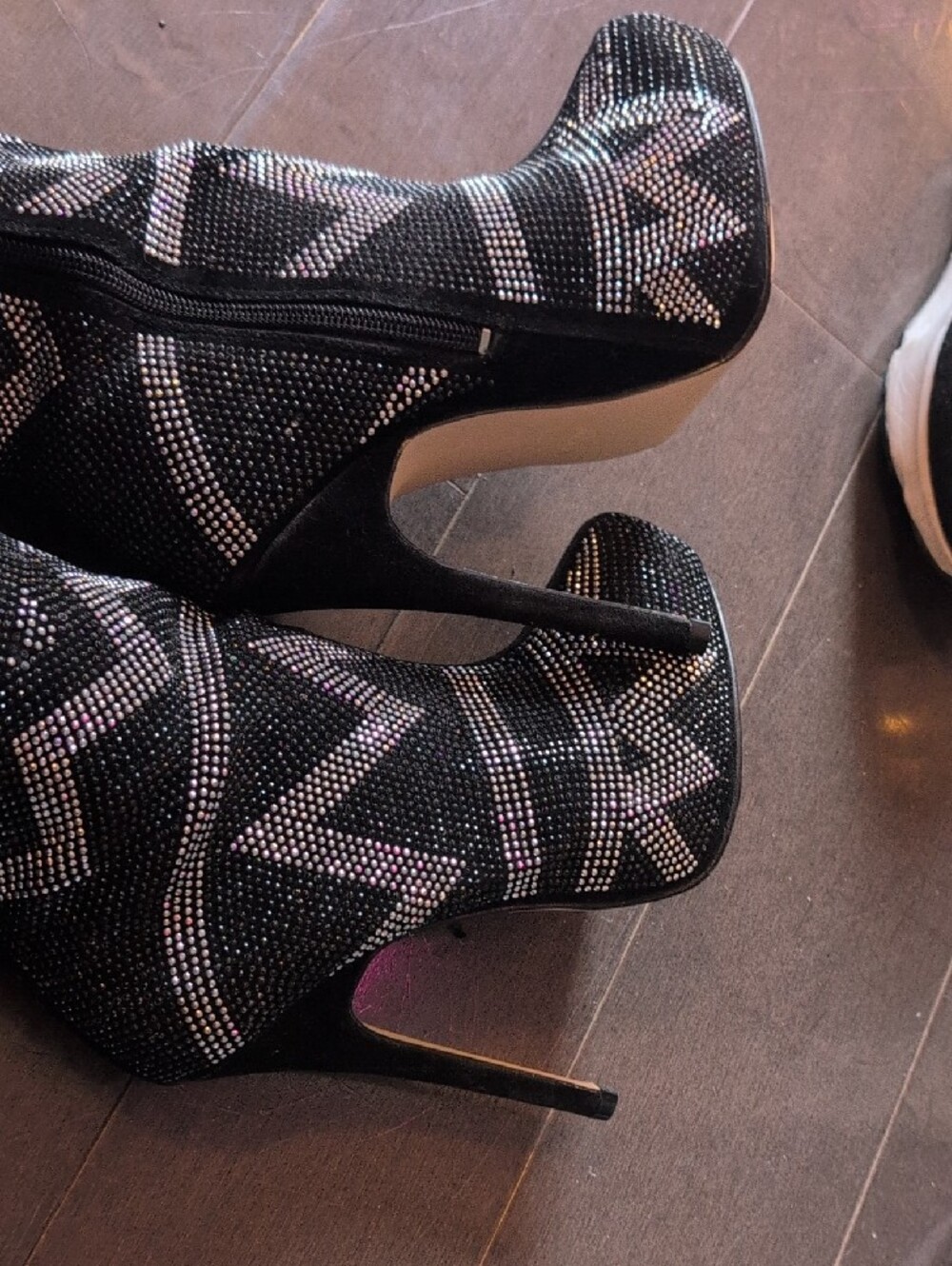 Black & Silver Rhinestone Stilettos ๐ ๐ - Picture 2 of 5